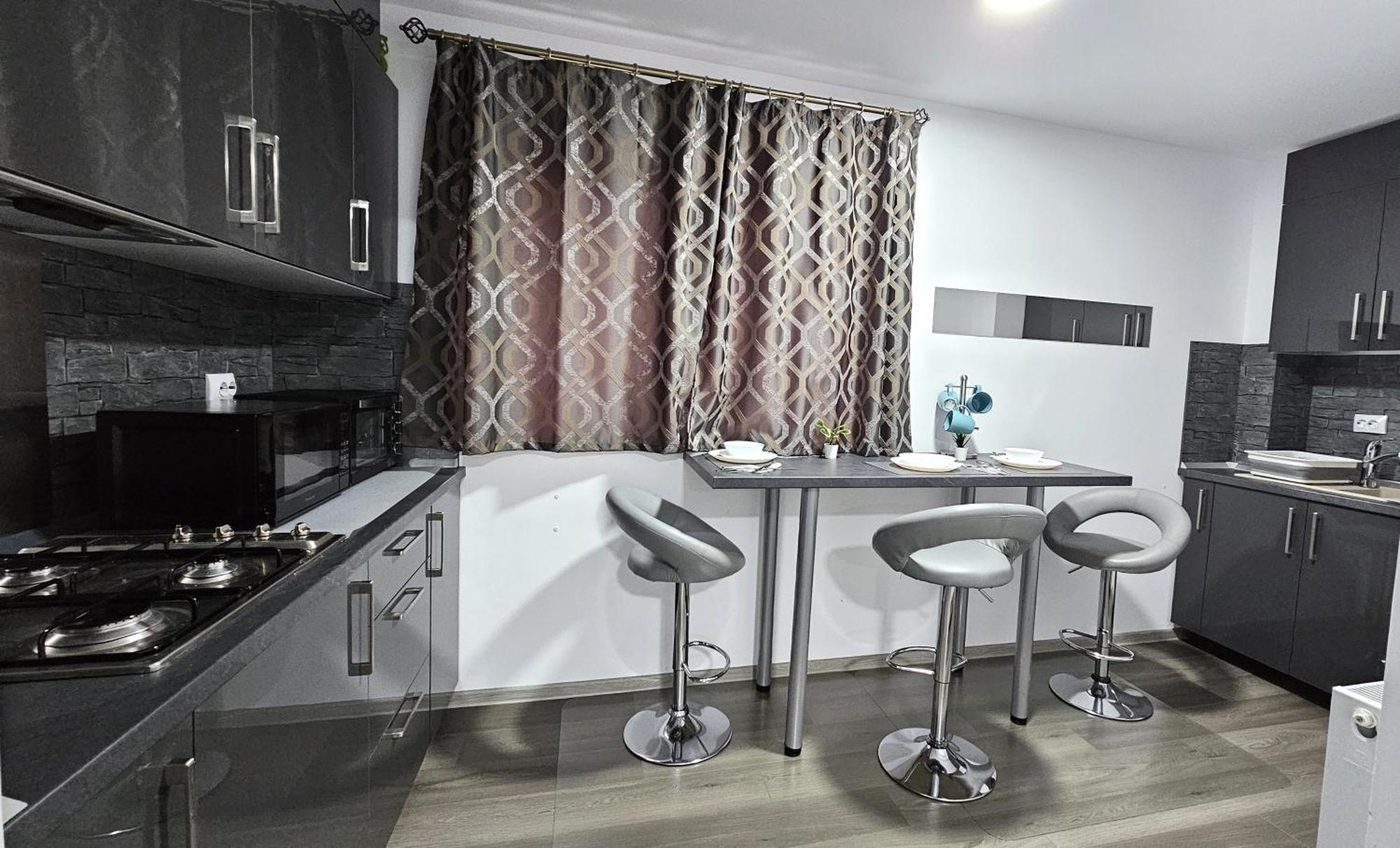 Spoil Yourself With Style, Comfort And Luxury - Tony'S Studios Luxury Piteşti Exteriér fotografie