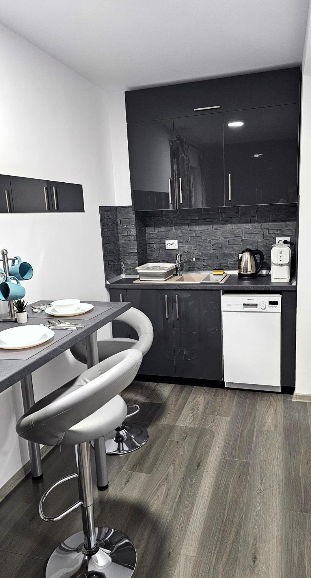 Spoil Yourself With Style, Comfort And Luxury - Tony'S Studios Luxury Piteşti Exteriér fotografie