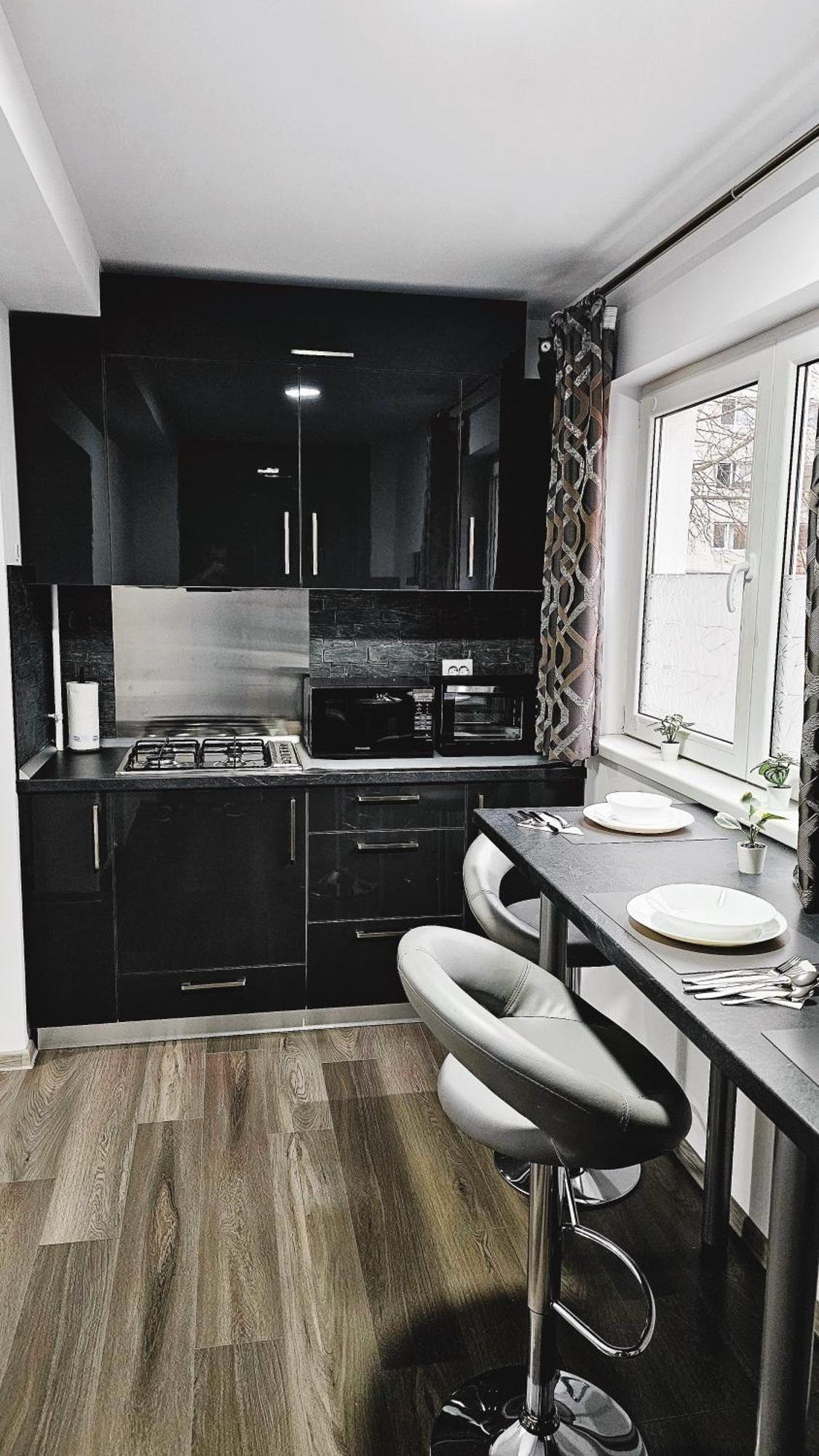 Spoil Yourself With Style, Comfort And Luxury - Tony'S Studios Luxury Piteşti Exteriér fotografie